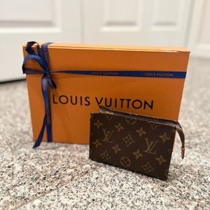LV Toiletry Pouch 15